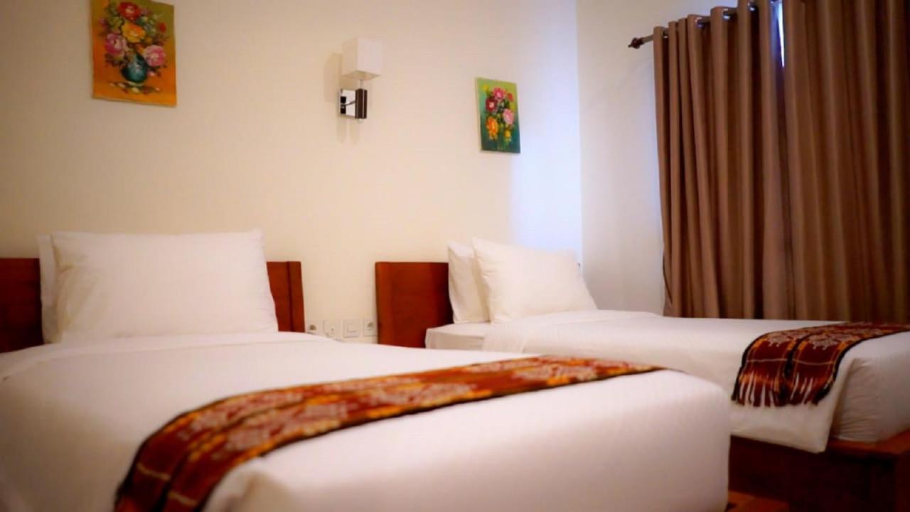 Kalton Hotel Лабуан-Бахо Экстерьер фото